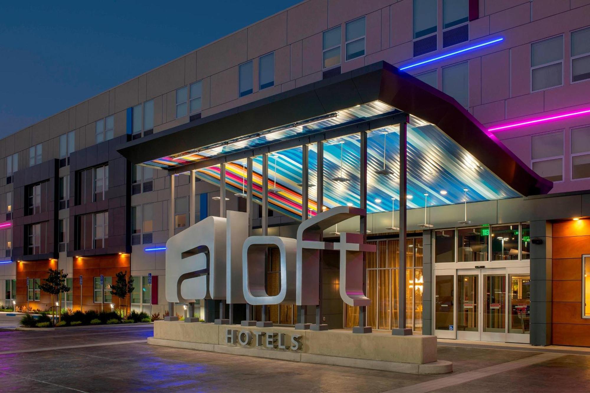 Aloft Indianapolis Downtown Hotel Exterior foto